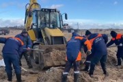 俄罗斯黑海沿岸发生重大漏油事件 近50公里海岸线受到污染 俄罗斯黑海沿岸发生重大漏油事件 近50公里海岸线受到污染