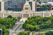 日本众议院选举临近 民调显示自民党支持者流失 日本众议院选举临近 民调显示自民党支持者流失