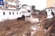 西班牙洪灾遇难人数升至214人 志愿者步行前往灾区救援 西班牙洪灾遇难人数升至214人 志愿者步行前往灾区救援