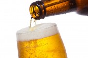 啤酒旺季遇冷!百威亚太中国市场Q3领跌,高端啤酒价格开始松动 啤酒旺季遇冷!百威亚太中国市场Q3领跌,高端啤酒价格开始松动