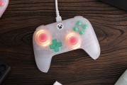 八位堂海外推出 Ultimate Mini 有线游戏手柄:紧凑 Xbox 布局、霍尔摇杆,34.99 美元 八位堂海外推出 Ultimate Mini 有线游戏手柄:紧凑 Xbox 布局、霍尔摇杆,34.99 美元