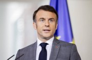 法国民调显示过半受访者希望马克龙辞职 并于2025年举行总统选举 法国民调显示过半受访者希望马克龙辞职 并于2025年举行总统选举