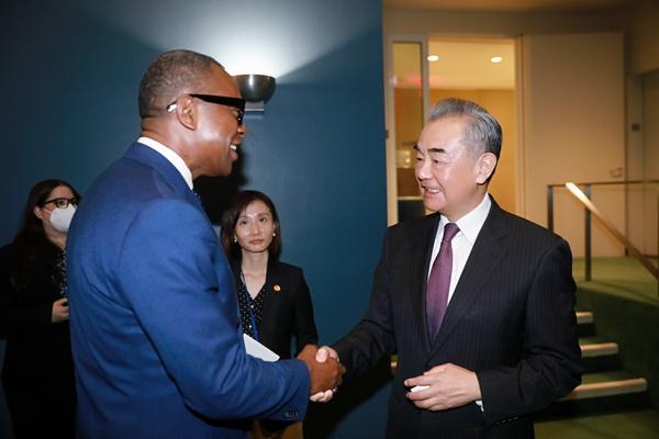 王毅:一大批全球南方国家卓然壮大,一两个大国说了算的时代已经一去不复返