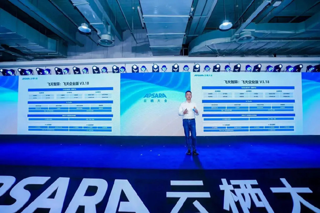 吴泳铭督阵,阿里云月入100亿