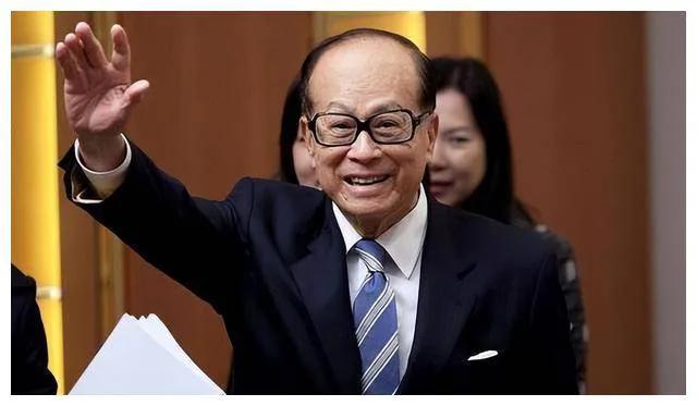 李嘉诚再开金口:未来十年,中国近50%的家庭,将面临6大危机,早知道早准备!