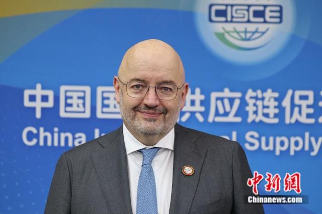 多国政要专家:对中国加税并非良策,全球绿色转型需跨越壁垒合作