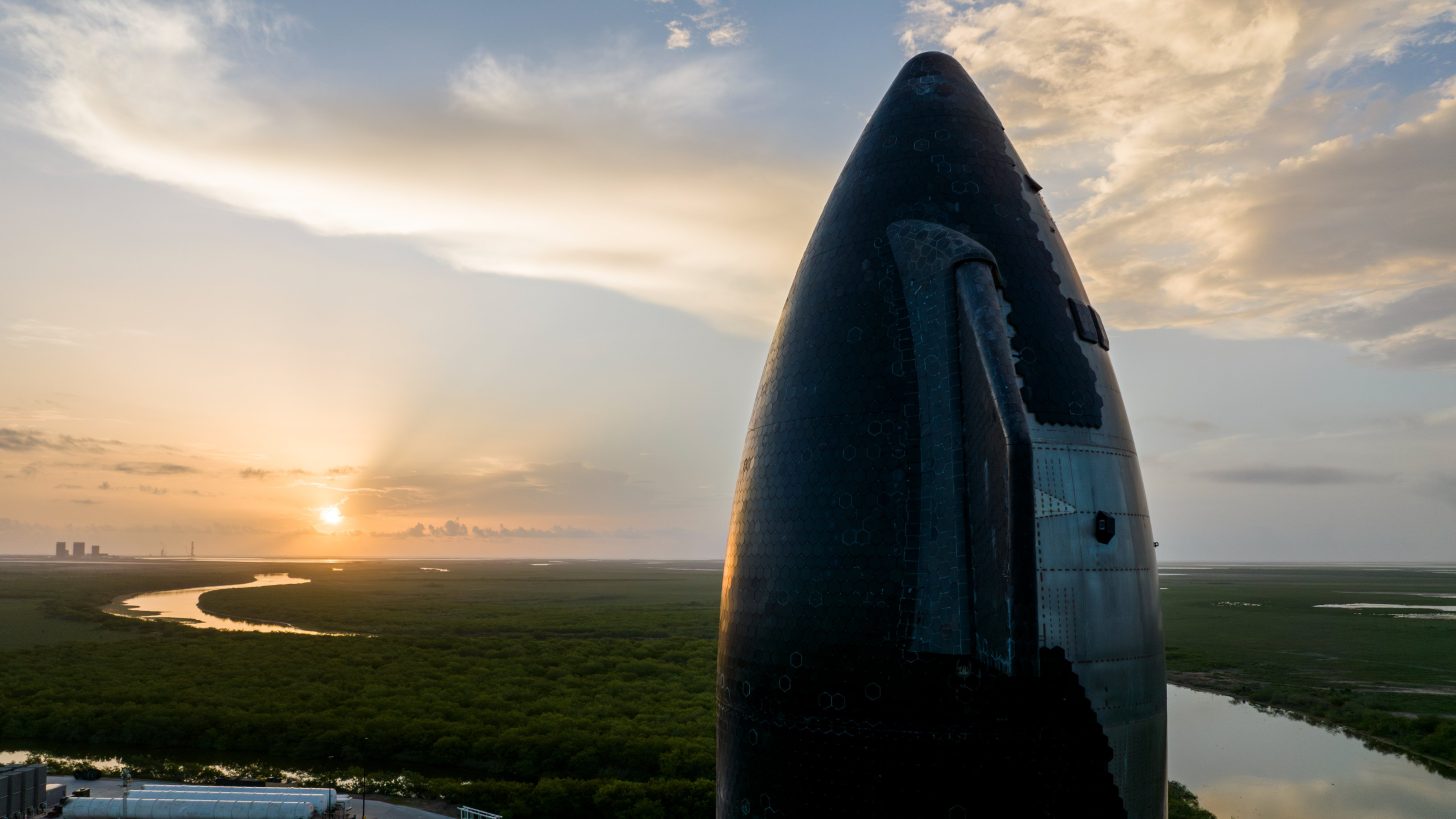 SpaceX 星舰制造画面曝光:使用机器人进行焊接