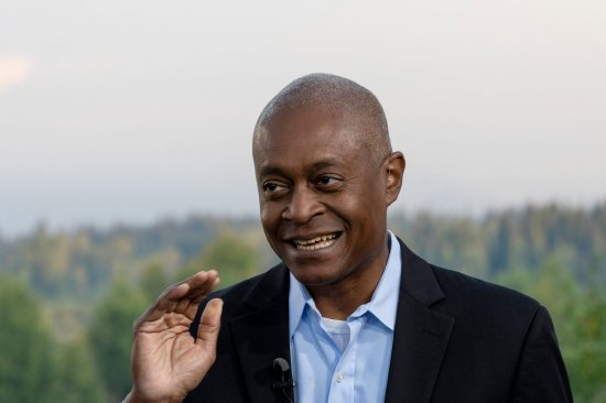 美联储官员Bostic:在等待特朗普政策全貌的同时应按兵不动