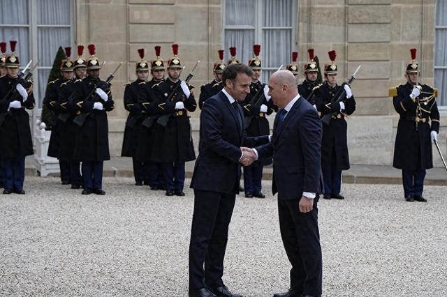 法媒:就乌克兰问题,马克龙召集19国商讨对策