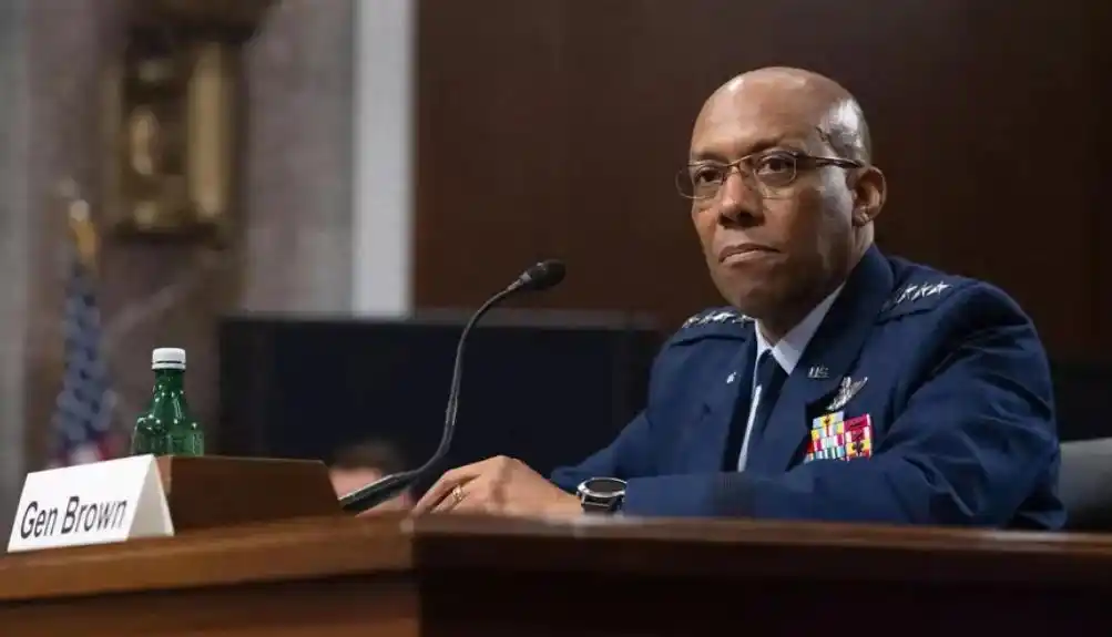 特朗普宣布换人!解除他的美国参谋长联席会议主席职位