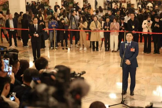 海尔周云杰谈开新媒体账号:两会期间主要精力专注于履职尽责 网上账号是假的