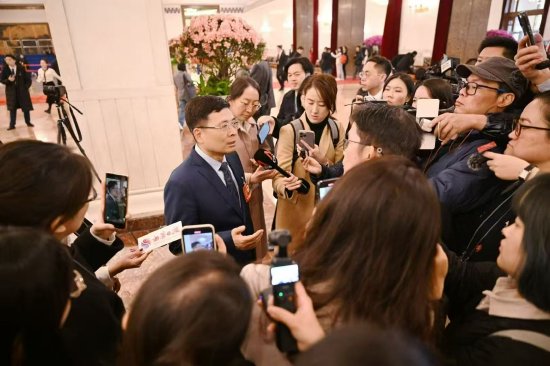 海尔周云杰谈开新媒体账号:两会期间主要精力专注于履职尽责 网上账号是假的