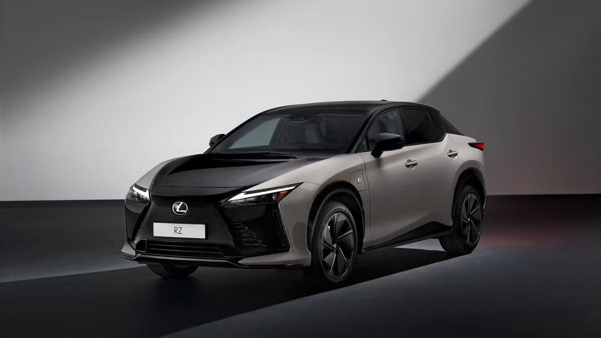 雷克萨斯 RZ550e 电动紧凑豪华 SUV 登场:402 马力、首配 F Sport 标识、引入线控转向技术