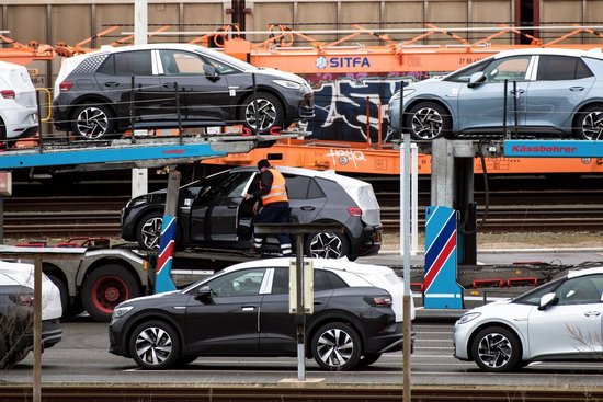 德国抨击特朗普25%汽车关税：损害美欧及全球贸易