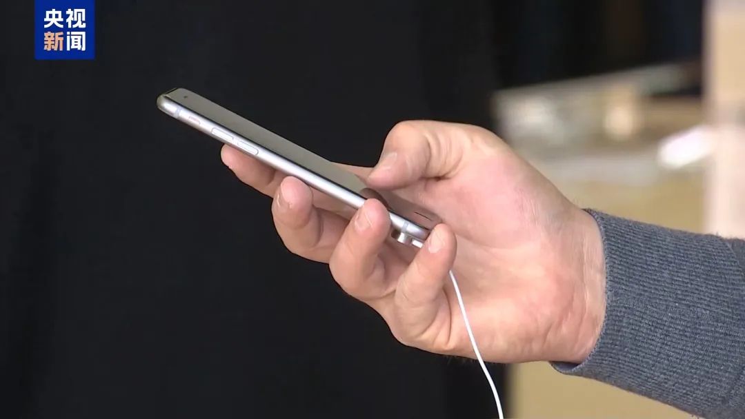 捷豹路虎宣布暂停对美出口,耐克等或涨价!美股崩盘,多个巨头预计美国经济将衰退,“可能引发美元危机”