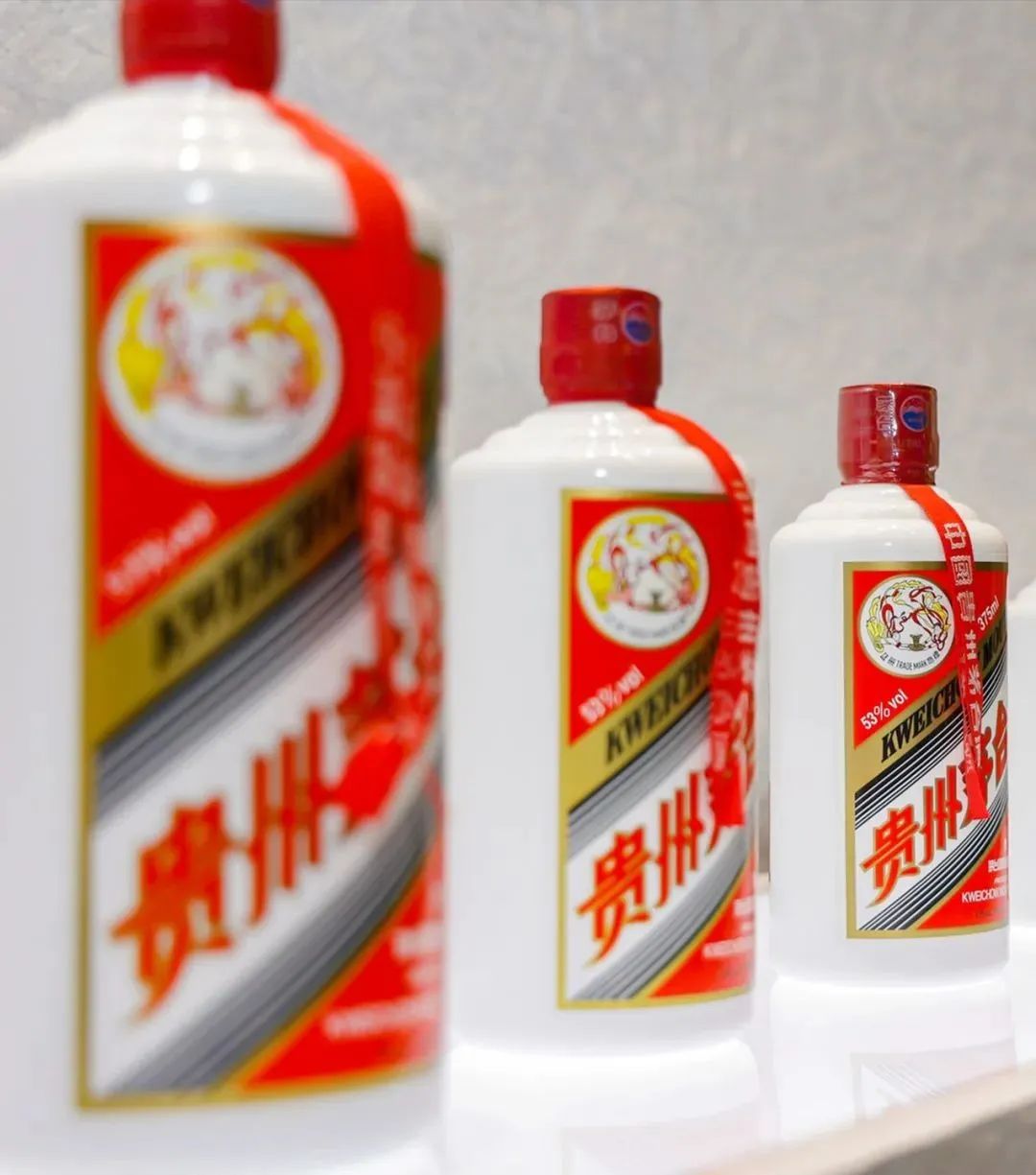 茅台日赚2.35亿，控价能力却在减弱