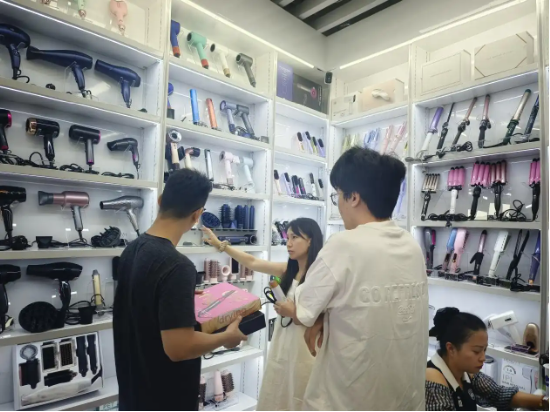 重生的TA|TikTok“拓荒者”变身义乌老板:“不追风口,我造风口!”