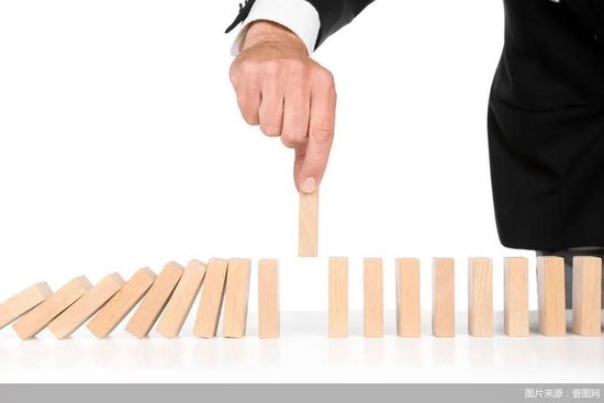 终身禁业!今年保险业已有17人被亮“红牌”