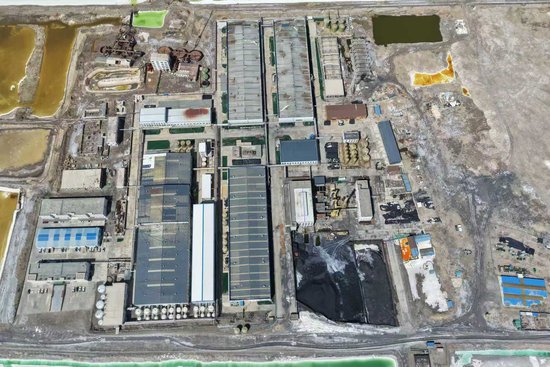 触目惊心!青海一企业非法填埋万吨危废