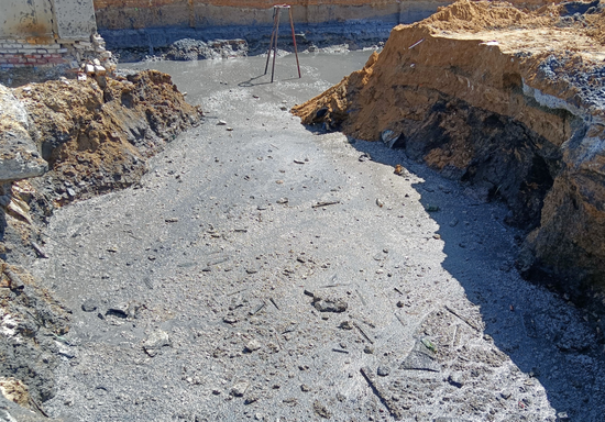 触目惊心!青海一企业非法填埋万吨危废